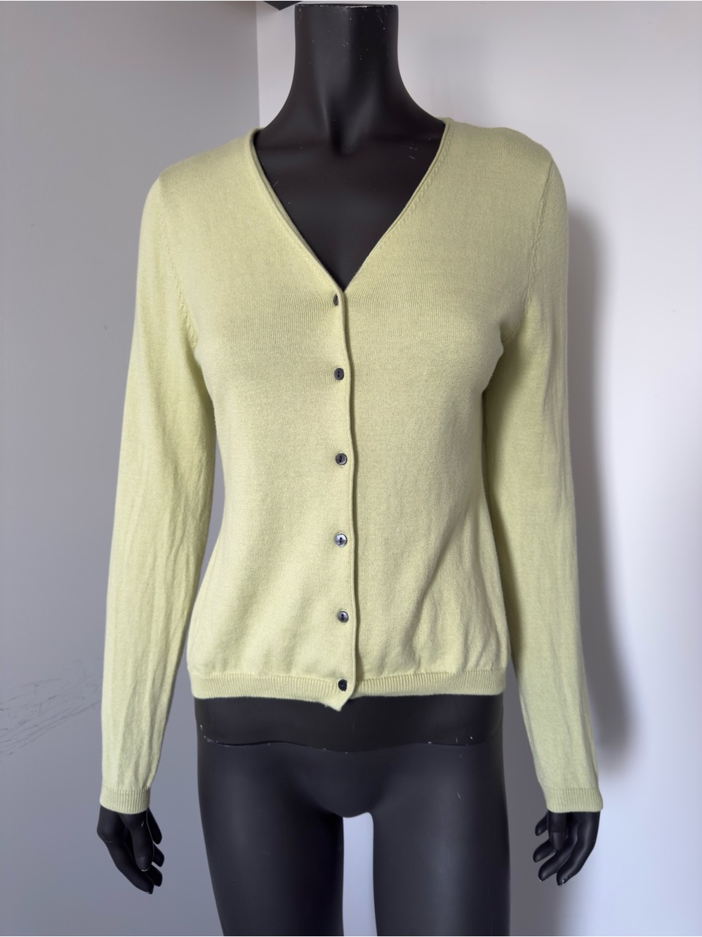 371. WoolOvers Silk Blend Light Green V-Neck Button Cardigan Sweater